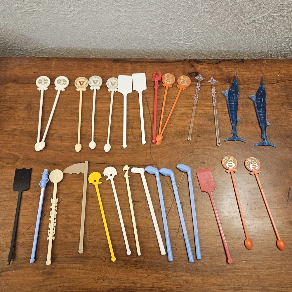 Lot of‎ 29 Vintage Plastic Swizzle Sticks Drink Stirrers Cocktail Advertising